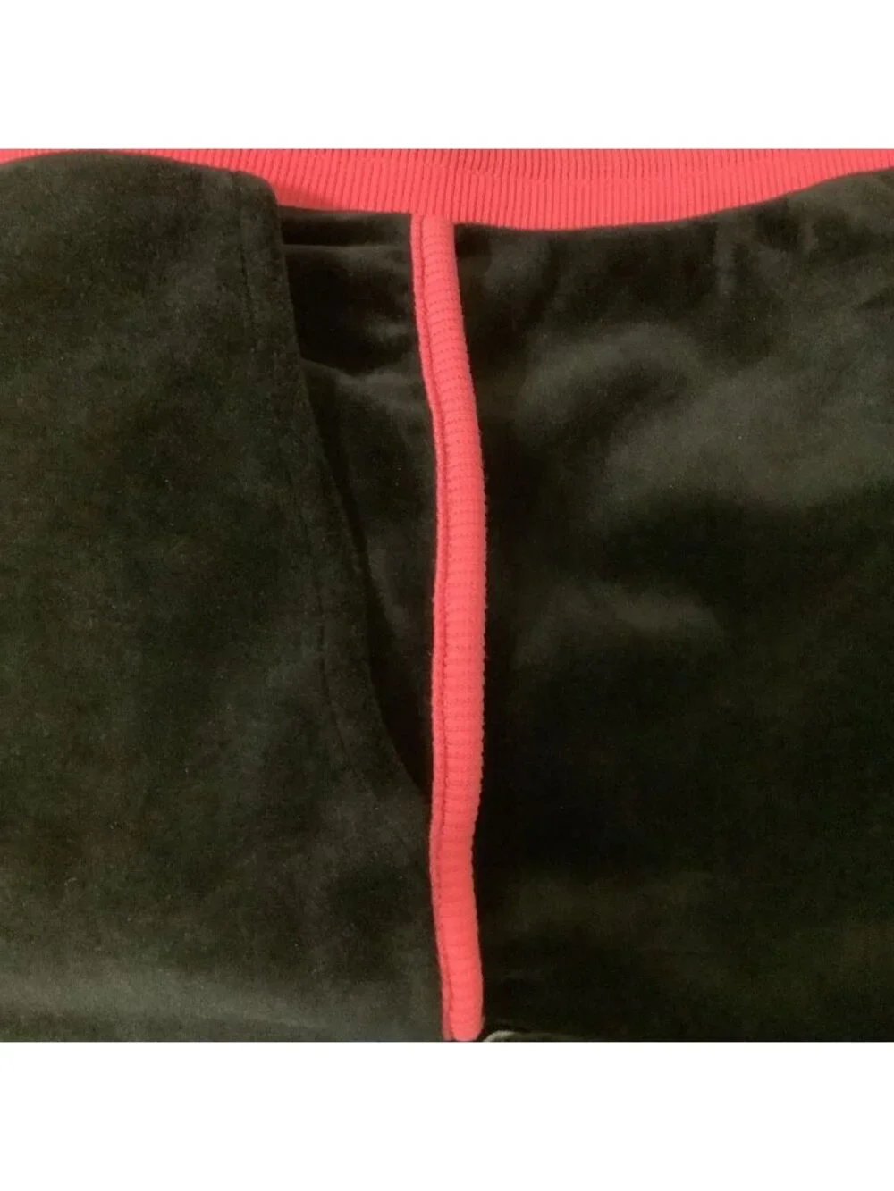 Paris Hilton Size XL Velour Black/Pink Shorts W Slit Pockets, New With Tags - Picture 7 of 7